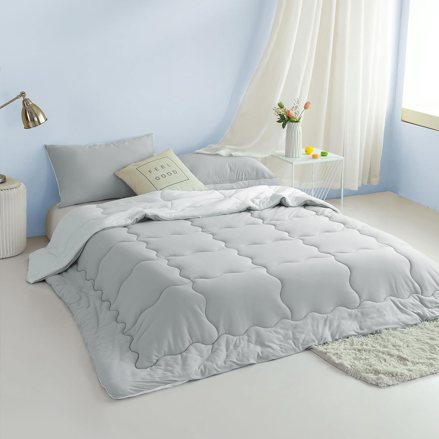 Reversible Queen Bed Comforter Set - Jersey Knit T-Shirt Feel Full Size Bedding 1 Down Blanket Quilt & 2 Pillow Sham - Ultra-Soft Fluffy Lightweight Cozy All Season Use (Light Gray and White)